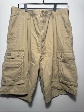 Lee Men's Khaki Cargo Shorts with Multiple Pockets